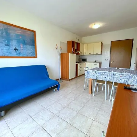 Appartamento In Caorle With Balcony