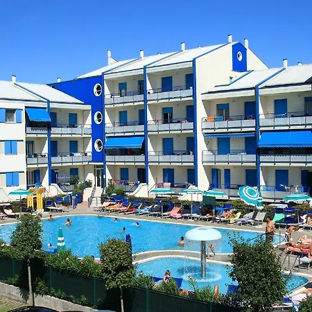 Appartamento In Caorle With Balcony